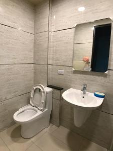 Phòng Comfort 3 Người Có Vòi Sen (Comfort Triple Room with Shower)