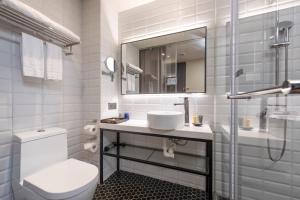 Phòng Deluxe giường đôi (Double Deluxe Room)