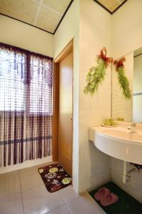 Phòng Bốn Người Có Phòng Tắm Riêng (Quadruple Room with Private Bathroom)