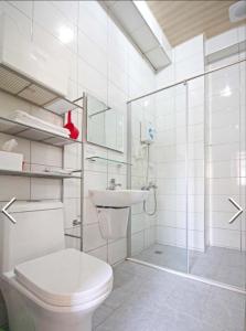 Phòng Tiêu Chuẩn 4 Người (Standard Quadruple Room)