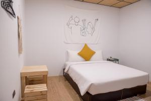 Double Room - No Window