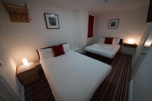 Deluxe Family Room room in The Bank Hotel