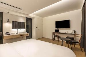 Phòng Đôi Loại Sang (Deluxe Double Room)