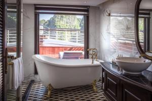 Suite Ambassador Captain (Ambassador Captain Suite)