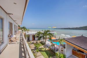 Phòng Đôi Loại Sang Tầng Hai (Second Floor Deluxe Double Room)