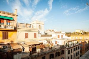 Deluxe Double Room room in Rome Apartment with terrace Autonomous