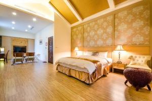 Phòng Deluxe Giường Đôi Có Bồn Tắm (Deluxe Double Room with Bath)