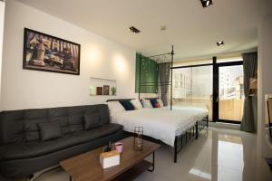 Phòng 4 Người Có Ban Công (Quadruple Room with Balcony)