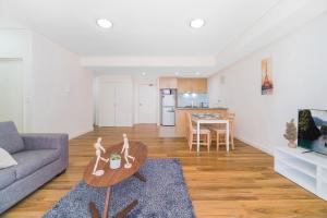 Wolli Creek Airport Serviced 2 Bedroom Apartment Sydney