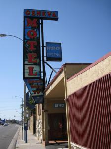 Geneva Motel in Inglewood