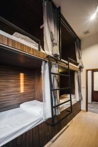 1 Người trong Phòng Tập Thể 8 Giường Tầng - Cả Nam và Nữ (Bunk Bed in a Mixed Dormitory)