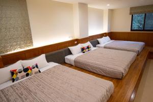Phòng Gia đình nhìn ra Núi (Family Room with Mountain View)