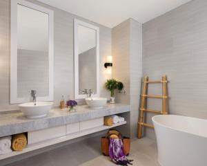Suite 2 Phòng Ngủ (Two Bedroom Suite)