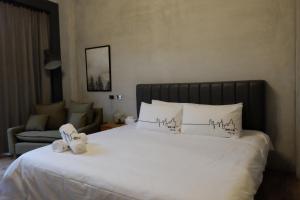 Phòng Giường Đôi Có Sân Hiên (Double Room with Terrace)