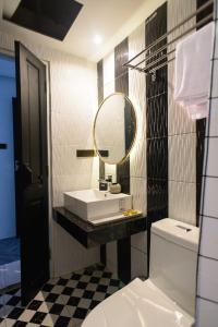 Phòng Giường Đôi Hạng Bình Dân (Budget Double Room)