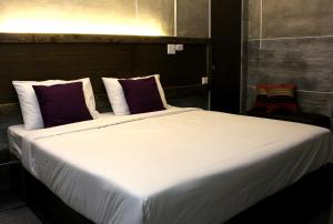 Superior King Room room in Bangkok 68 Hotel