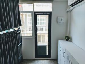 Giường trong Phòng ngủ tập thể Nữ 4 Người (Bed in 4-Bed Female Dormitory Room)
