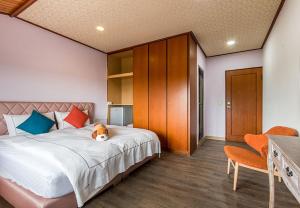 Phòng Có Giường Cỡ Queen (Queen Room)