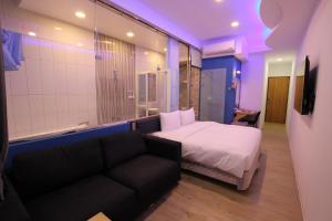 Phòng Deluxe Giường Đôi Với Ban Công và Tầm Nhìn Ra Biển (Deluxe Double Room with Balcony and Sea View)