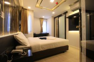 Superior Double or Twin Room room in Pratunam Atrium Hotel