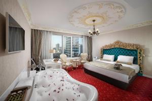 Deluxe Suite with Jacuzzi room in White Monarch Hotel