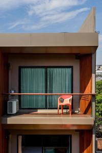 Phòng Loại Sang Hai Giường Đơn Có Ban Công (Deluxe Balcony Twin)