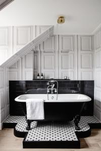 Suite room in Pembroke Townhouse