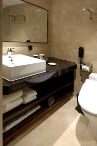 Phòng Giường Đôi Có Ban Công (Double Room with Balcony)