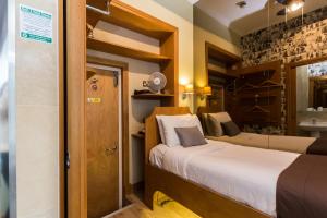 Single Room room in Arosfa Hotel London by Compass Hospitality
