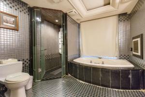 Deluxe Double Room (Check-in at 18:00)