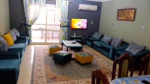 Apartment room in Makram Ebeid (Families Only)