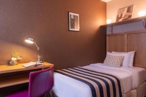 Single Room room in Exclusive Hotel 29 Lepic Montmartre
