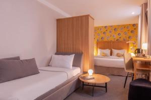 Triple Room room in Exclusive Hotel 29 Lepic Montmartre