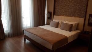 Suite with Balcony room in Manesol Boutique Galata
