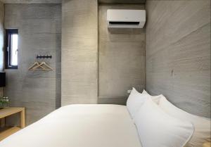 Phòng Giường Đôi Nhỏ (Small Double Room)