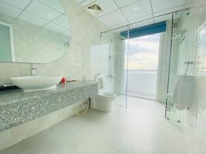 Căn Hộ Áp Mái (Penthouse Apartment)