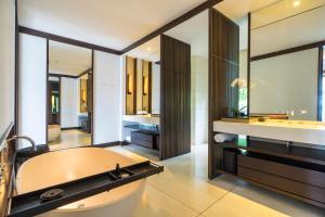 Dinh thự 3 Phòng ngủ (Three Bedroom Residence)