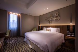 Phòng Giường Lớn Thương Gia (Business King Room)