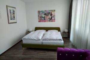 Doppelzimmer Standard room in Atelierhaus Budget Hotel