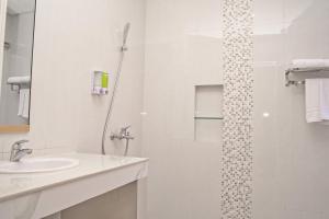 Phòng Deluxe Hướng vườn (Deluxe Room Garden View)