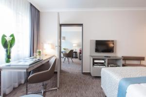 King Suite - Non-Smoking room in Crowne Plaza Berlin City Centre