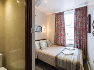Double Room room in Notting Hill Gate Hotel