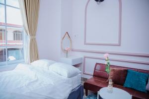 Phòng Deluxe giường Queen (Deluxe Queen Room)