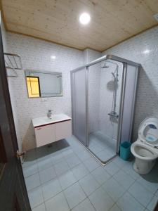Phòng Giường Đôi Có Phòng Tắm Riêng (Double Room with Private Bathroom)