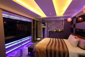 Phòng Superior giường đôi lớn (Superior Queen Room)
