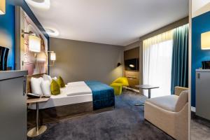 Superior Queen Room with Sofa room in Mercure Berlin Wittenbergplatz