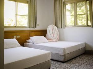 Phòng Giường Đôi Nhìn Ra Núi (Double Room with Mountain View)
