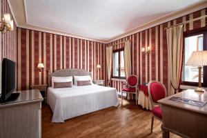 Deluxe Double Room room in Sina Palazzo Sant'Angelo