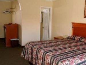 Room #5651505 room in Bevonshire Lodge Motel