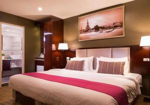 Superior Double or Twin Room room in Ratchada Point Hotel